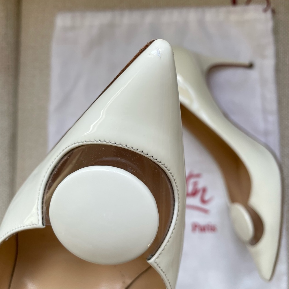 Christian Louboutin Cream/White Patent Leather
Pumps EU 39.5 - Picture 6 of 15